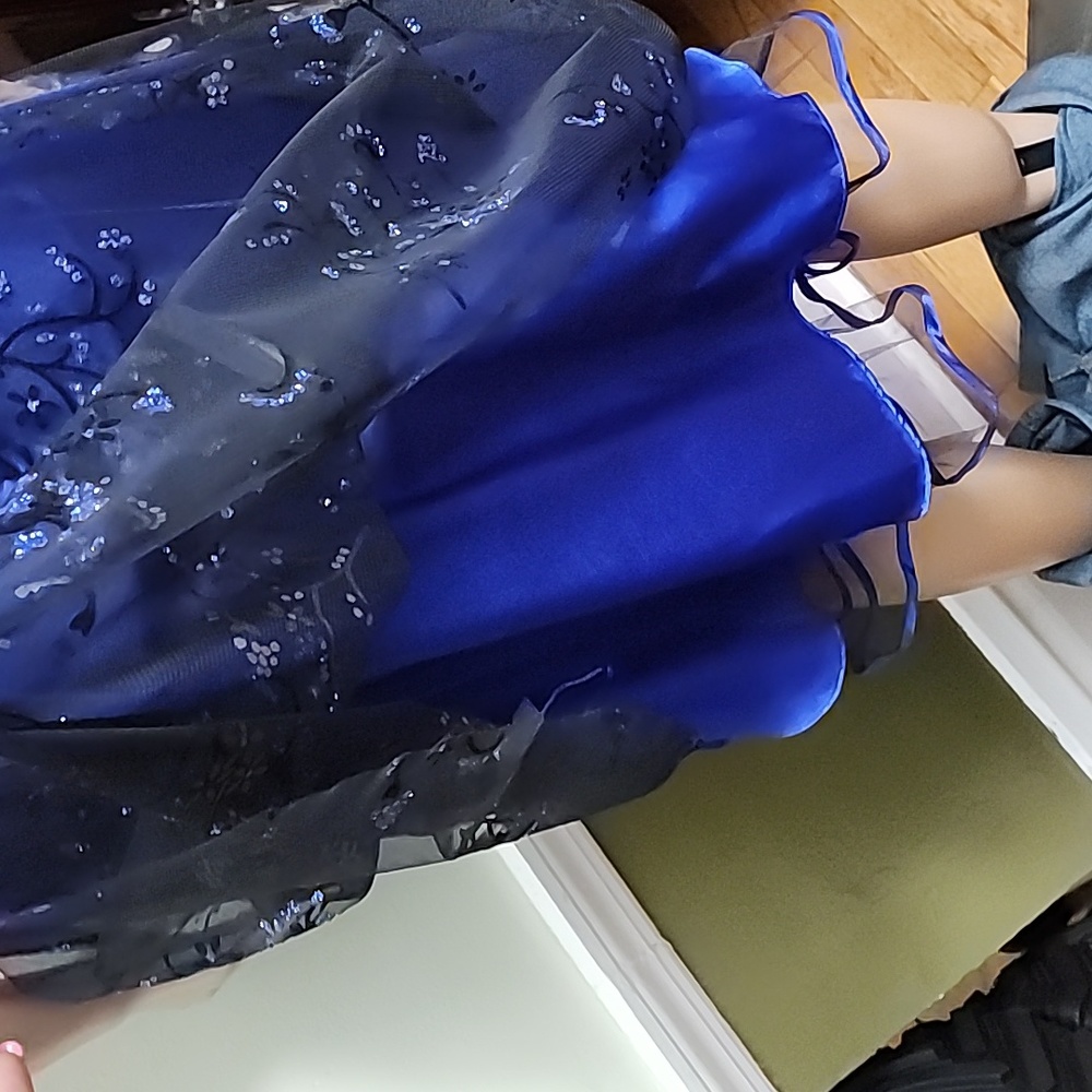 Dress - Picture 6 of 9